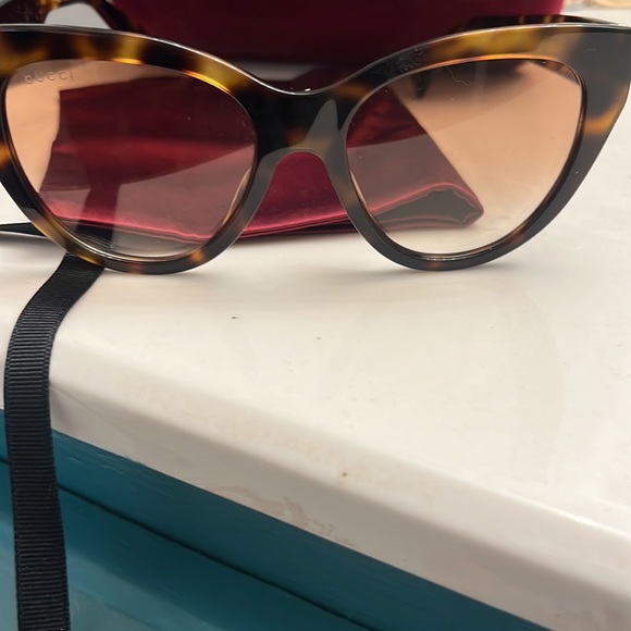 Gucci sunglasses - Picture 2 of 8